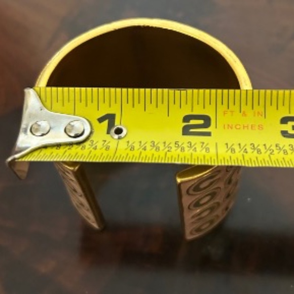 Elegant Authentic Chanel Cuff Bracelet - Picture 9 of 12